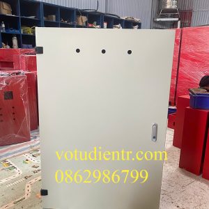 Tủ điện trong nhà có thanh giá thiết bị tại Hà Nội