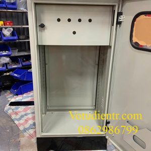 Tủ điện ngoài trời có tai móc cẩu một lớp cánh kích thước 1200x500x300x1mm sơn tĩnh điện giá tốt tại Hà Nội.