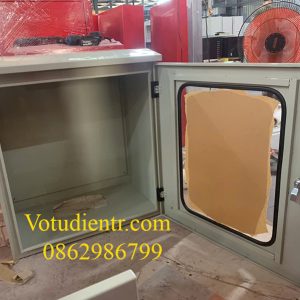Tủ điện ngoài trời sơn tĩnh điện có cánh mica, kích thước 800x500x300x1mm, kèm tấm panel, giá tốt
