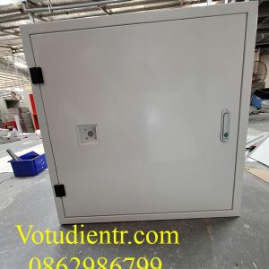 Vỏ tủ điện trong nhà 1 lớp cánh 900x700x300x1mm sơn trắng khoét lỗ giá tốt tại Hà Nội