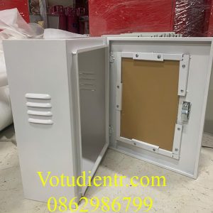 Vỏ tủ điện 1 lớp cánh 500x400x200mm sơn tĩnh điện có panel và mica gắn kính giá tốt tại xưởng Hà Nội