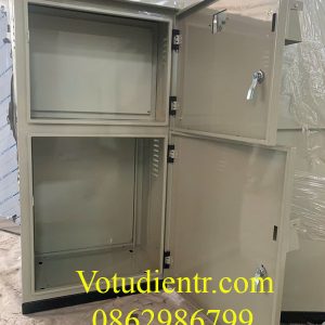 Vỏ tủ điện 2 lớp cánh ngoài trời chia 2 ngăn kích thước 1200x600x300x1,2mm sơn tĩnh điện có tấm panel giá tốt tại xưởng hà nội và TP HCM
