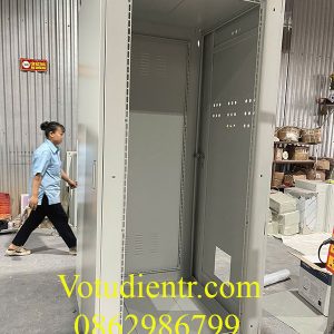 Vỏ tủ điện trong nhà 1800x1200x450x1.5mm thanh gá thiết bị chân đế giá xưởng
