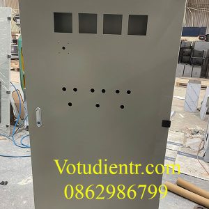 Vỏ tủ điện 2 lớp cánh trong nhà kích thước 1600x600x300x1.5mm khoét lỗ có chân đế giá xưởng